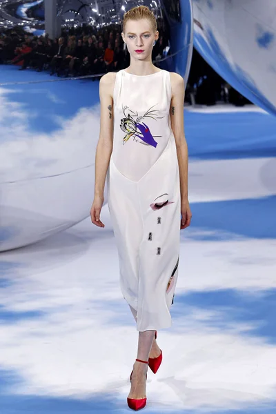 Look 32